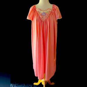 Vintage Vanity Fair Nylon Gown Size Large